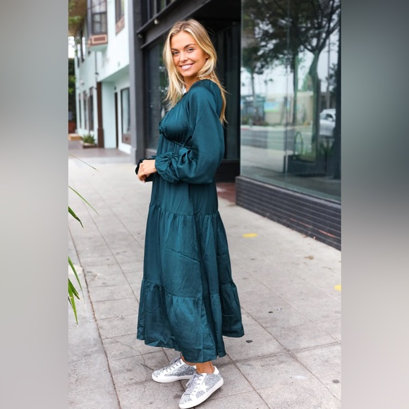 Elegant Hunter Green Elastic V Neck Tiered Satin Maxi Dress - Picture 4 of 13